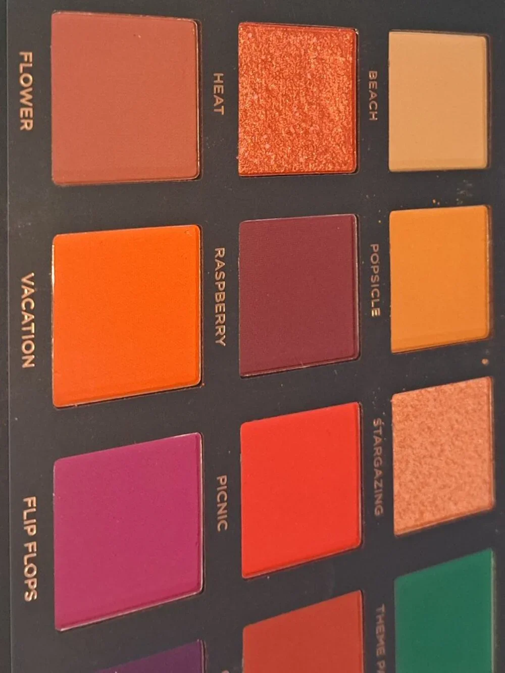 ACE BEAUTE Nostalgia Eyeshadow Palette